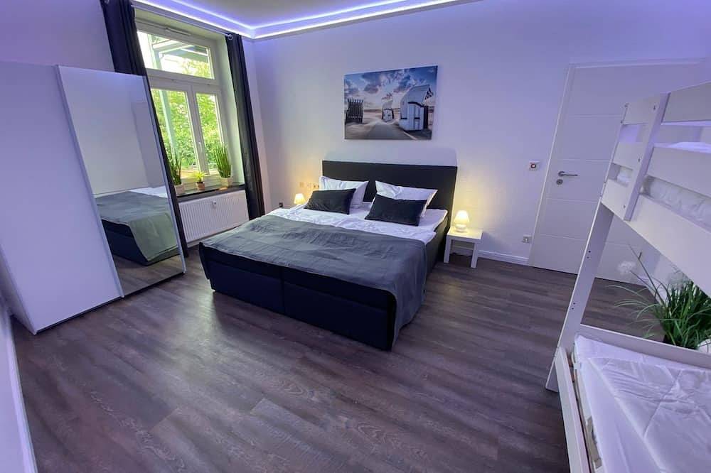 Ganze Wohnung, Krabbennest Ferienwohnung mit Whirlpool und Infrarotsauna - Krabbennest in Stadtmitte Rostock, Rostock