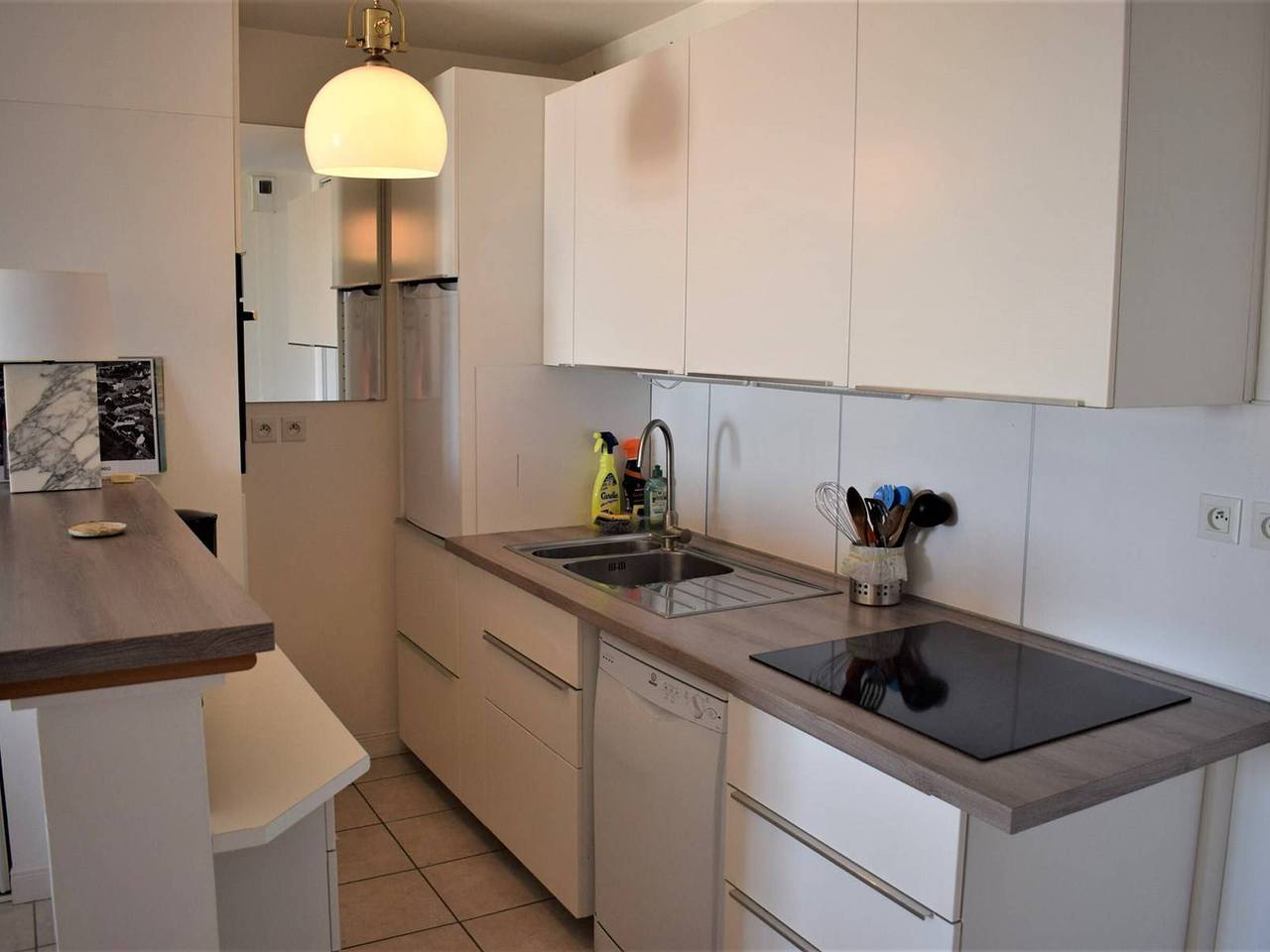 Appartement entier, Appartement spacieux avec Wifi et parking à Trégastel, proche plage in Coz-Pors, Trégastel