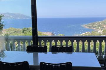 Cottage pour 6 personnes, avec terrasse dans Plage de Tiuccia