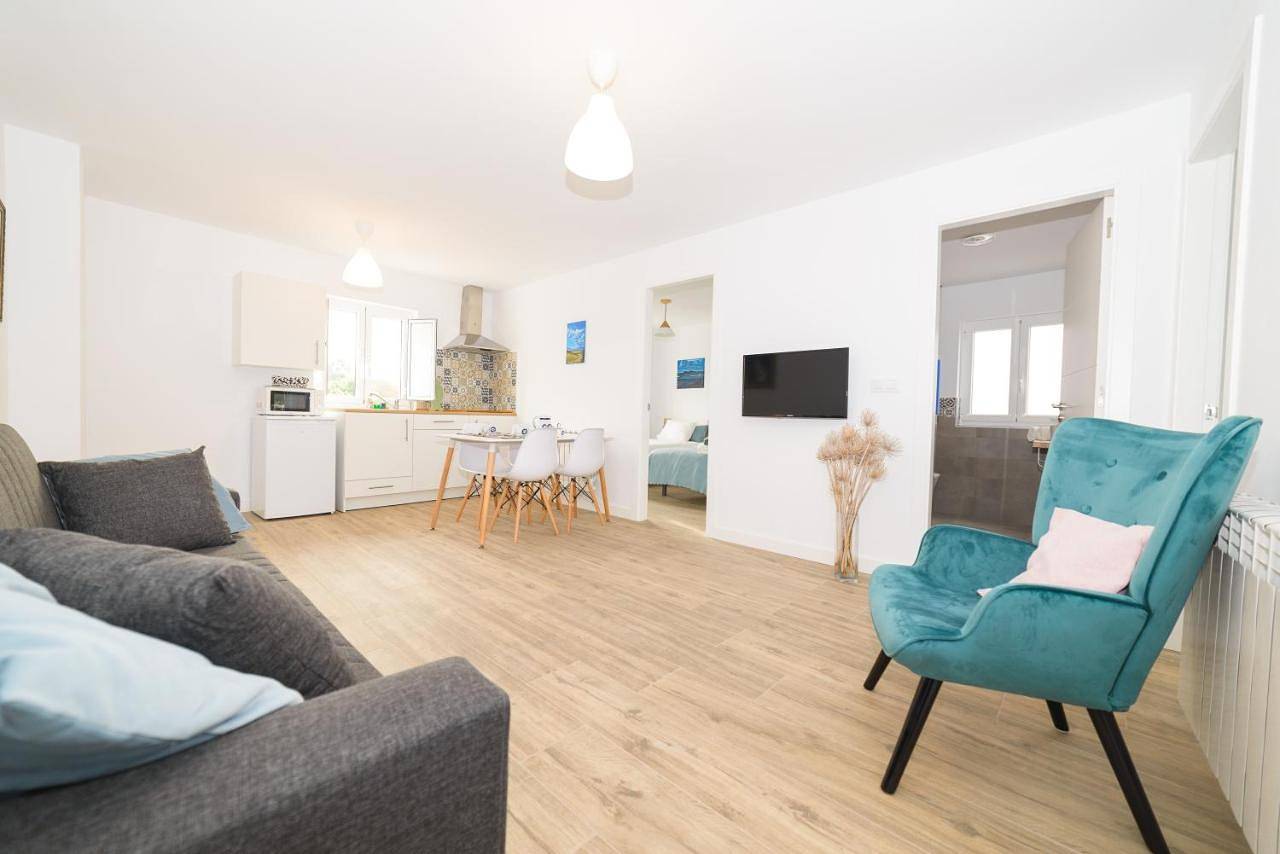 Appartement entier, Apartamentos turísticos Praia de Seselle, terraza y jardín a un paso de la playa in Praia de Seselle (Ares), Ares