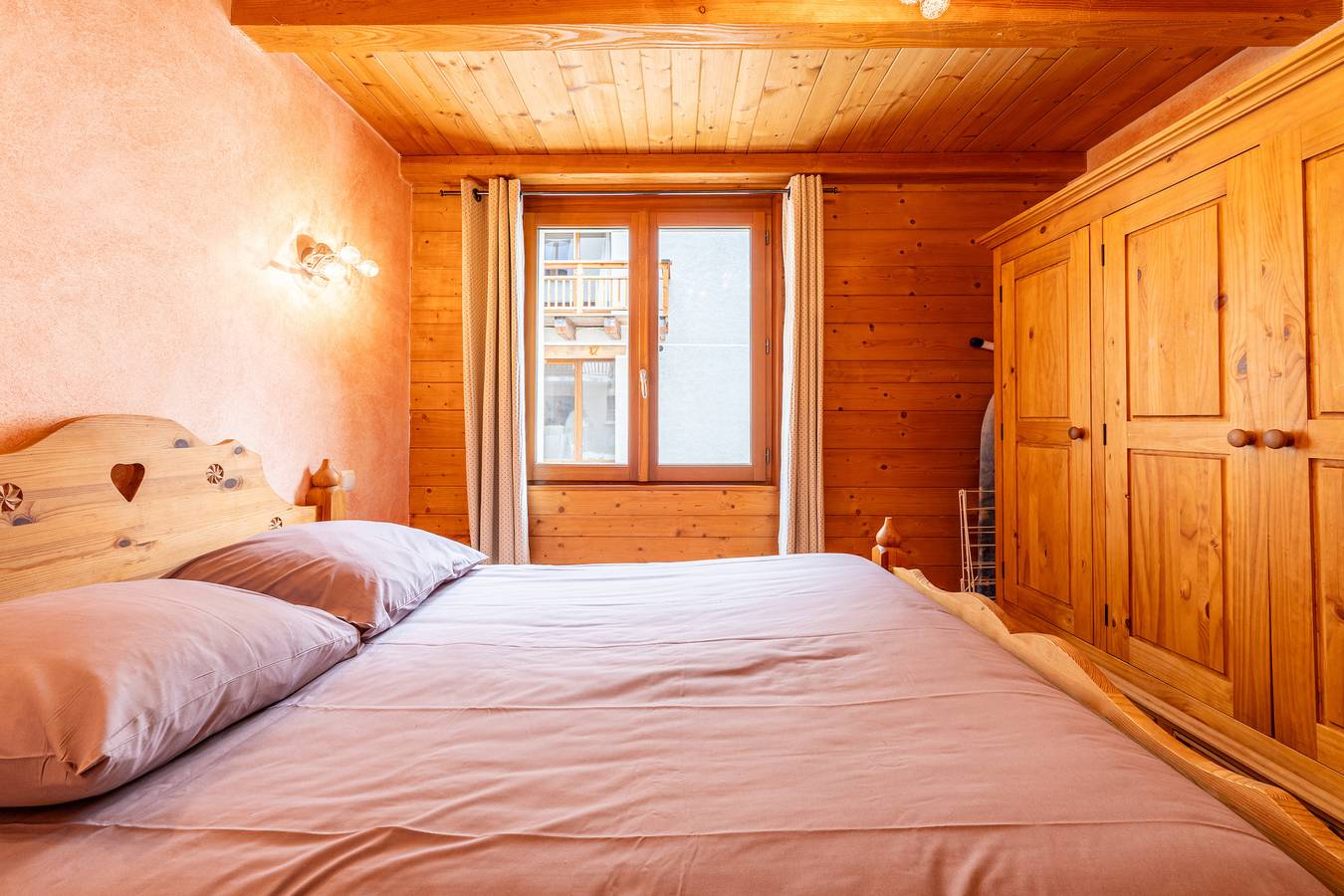 Ganze Wohnung, Ferienwohnung 'Savine' mit Bergblick, Balkon und Wi-Fi in Lanslebourg-Mont-Cenis, Region Saint-Jean-de-Maurienne