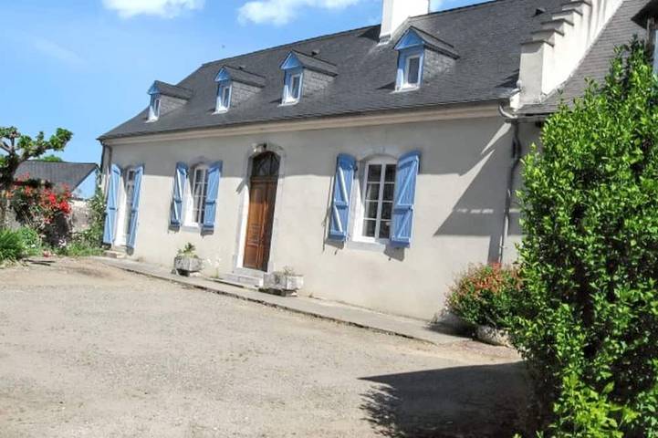 Location de vacances pour 15 personnes, avec Balcon/Terrasse ainsi que Terrasse et Jardin à Bernac-Dessus