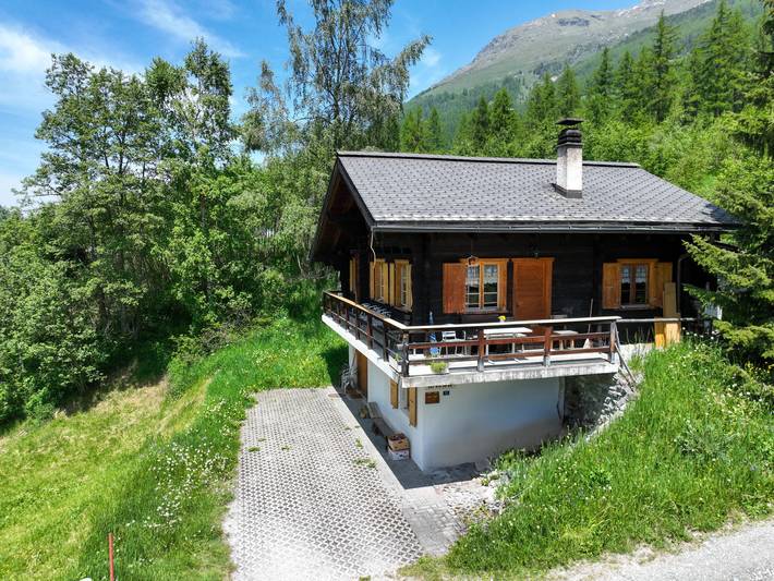 Ferienhaus für 10 Personen, mit Balkon und Terrasse sowie Garten und Ausblick in Anniviers