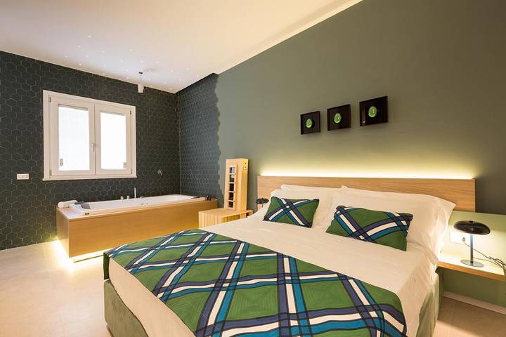 Apartamento de vacaciones para 2 personas, con balcón además de piscina y jacuzzi - 1