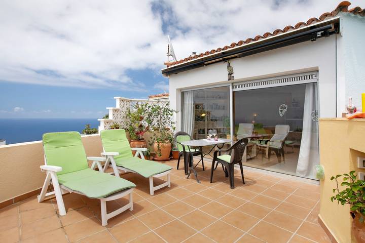 Apartamento entero, Apartamento de vacaciones 'Casa Pelican' con vistas al mar, piscina privada y Wi-Fi in La Matanza de Acentejo, Tenerife Norte