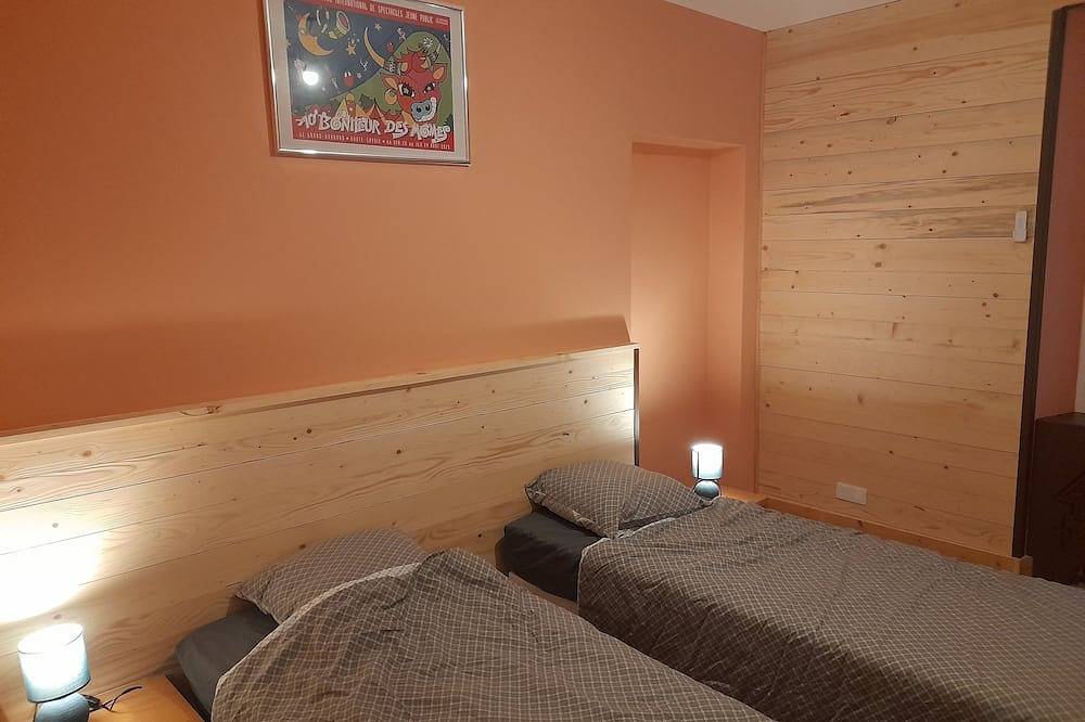 Ganze Wohnung, Comfortable apartments for 14 people in Glières-Val-de-Borne, Region Bonneville