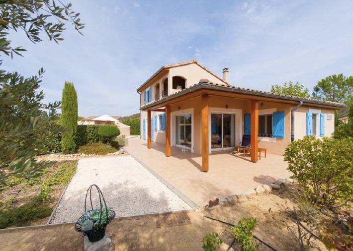 Location de vacances pour 8 personnes, avec jardin ainsi que piscine et terrasse, animaux acceptés à Vallon-Pont-d'Arc - 3