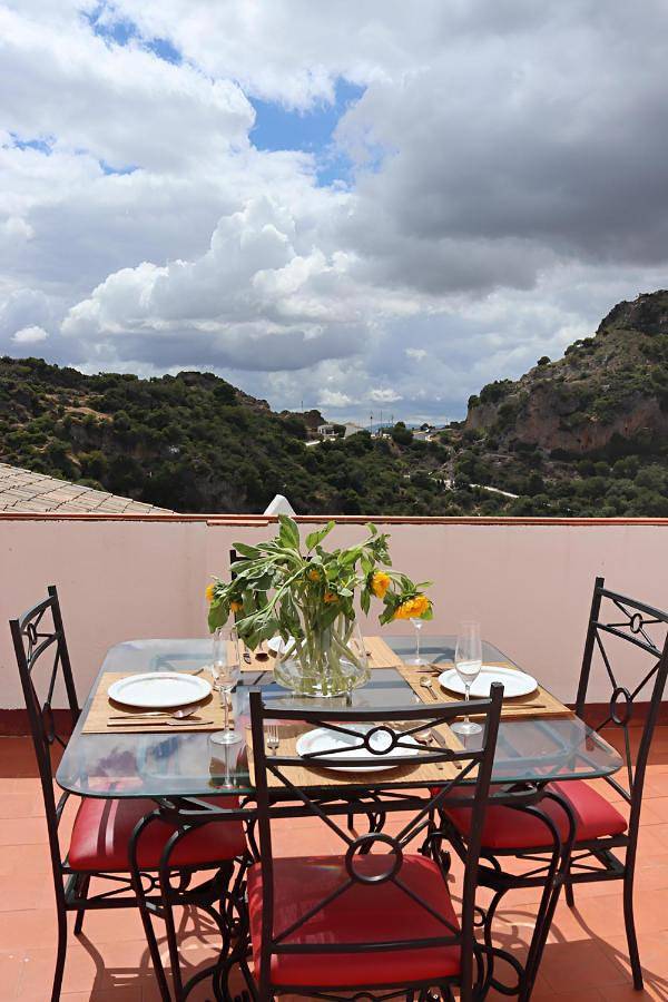 Ferienhaus für 7 Personen, mit Ausblick und Balkon sowie Pool - 1