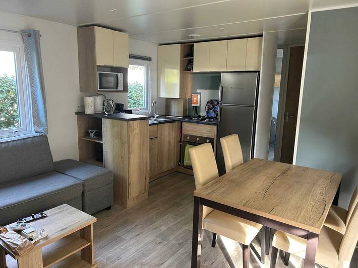 Location de vacances pour 6 personnes, avec jardin ainsi que terrasse et piscine dans Plage de l'Ermitage - 2