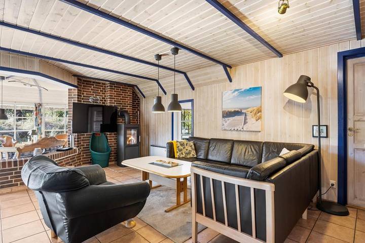 Charmantes Reetdachhaus mit Whirlpool, Sauna und Wintergarten in Sønderstrand, Tagholm