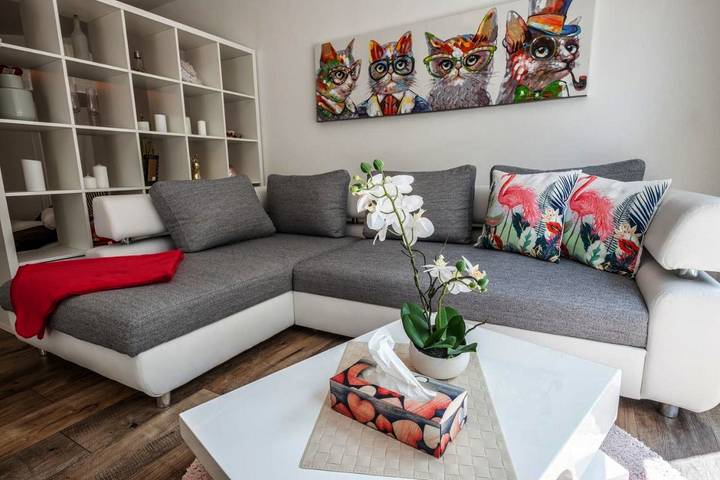 Appartement de vacances pour 4 personnes, avec vue ainsi que jardin et piscine, animaux acceptés