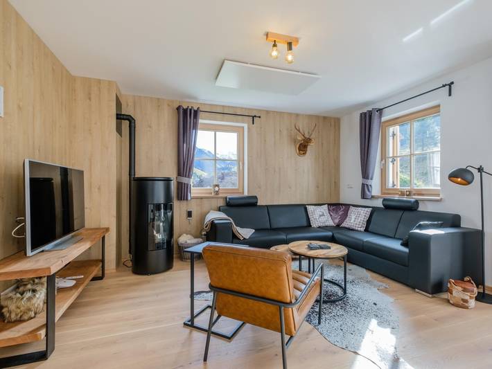 Chalet mit Sauna, Hot Tub und umzäuntem Garten in Rottenmanner und Wölzer Tauern, Irdning-Donnersbachtal