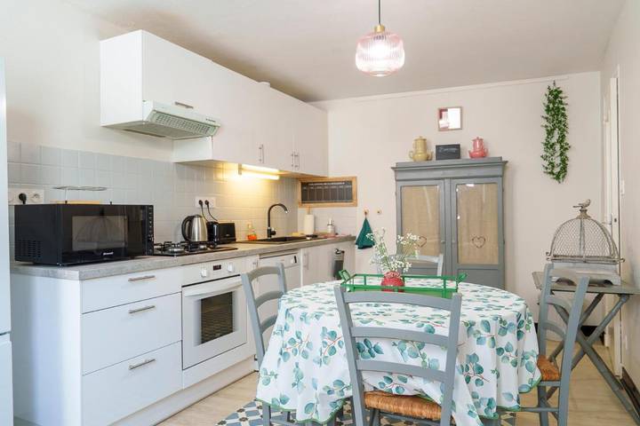 Location de vacances pour 6 personnes, avec terrasse, animaux acceptés à Saint-Uze - 2