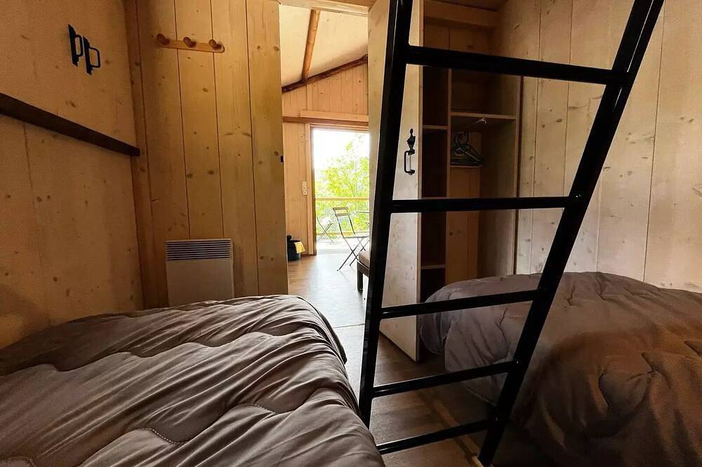 Lodge Prestige Sarrans 39m² (2 chambres) - Plancha 5 personnes in Thérondels, L'Aubrac