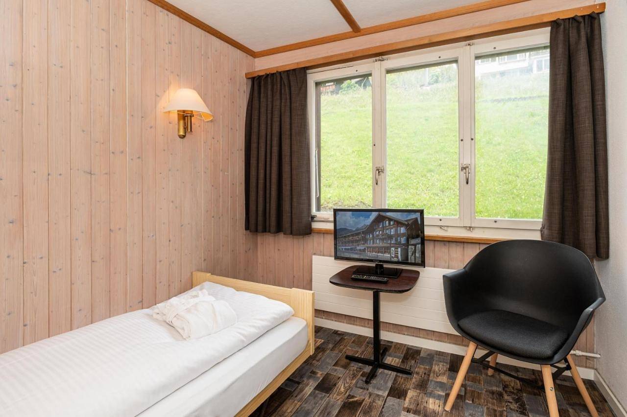 Basic Double or Twin Room with Shared Bathroom in Schwendi b. Grindelwald, Grindelwald
