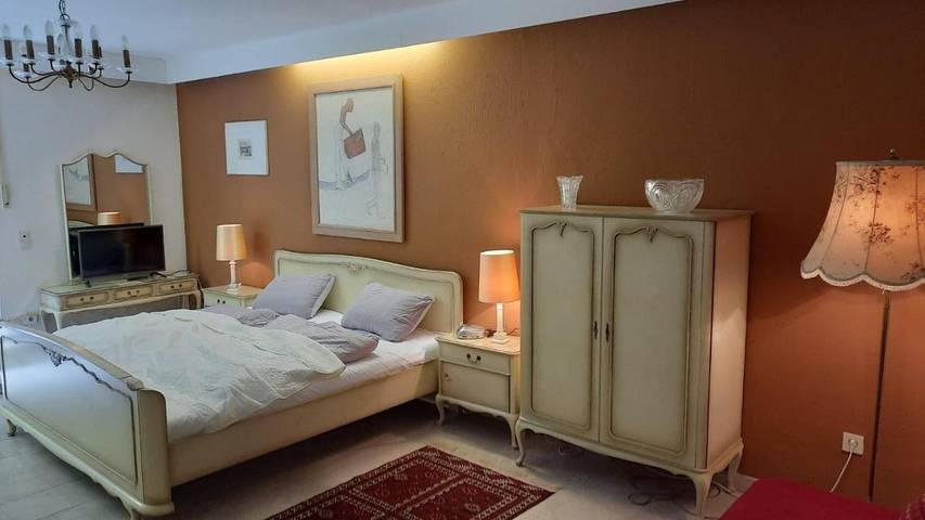 Ferienwohnung für 4 Personen, mit Terrasse und Garten sowie Ausblick in Tutzing