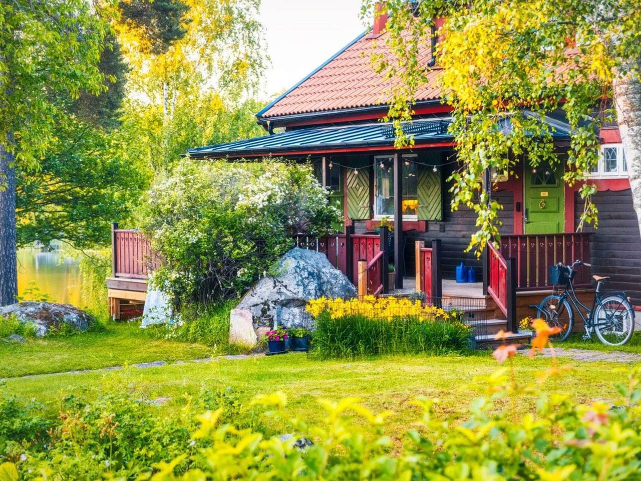 Hus för 6 Personer, med balkong samt sjöutsikt och trädgård, barnvänlig