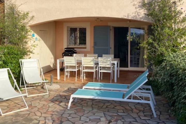 Gîte pour 6 personnes, avec piscine, adapté aux familles