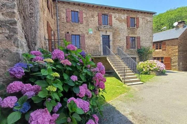 Location de vacances pour 12 personnes, avec Jardin dans Fraissines