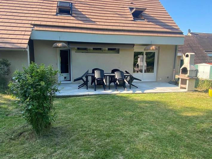 Location de vacances pour 8 personnes, avec terrasse et jardin, adapté aux familles dans Lye - 3