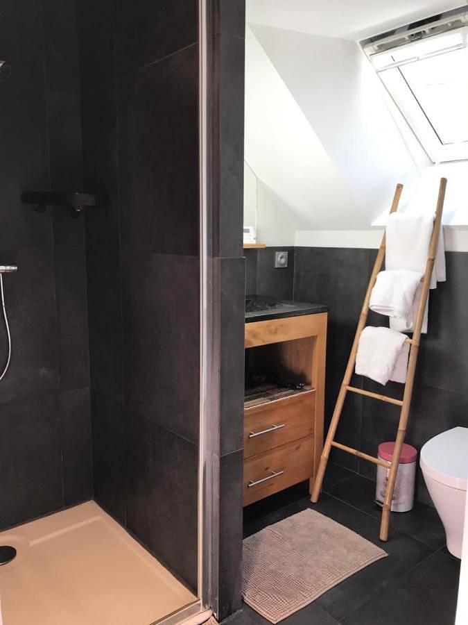 Appartement entier, One-Bedroom Apartment in Saint-Lunaire, Région de Saint-Malo