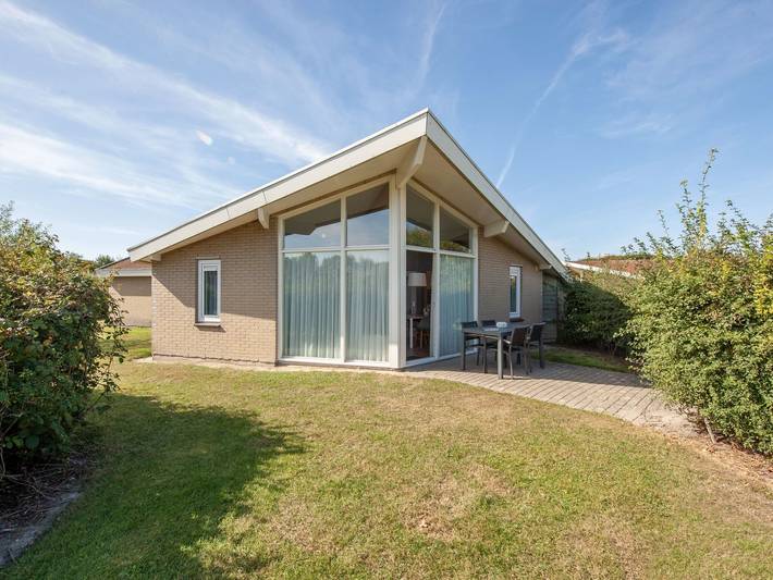 Bungalow für 4 Personen, mit Terrasse und Garten