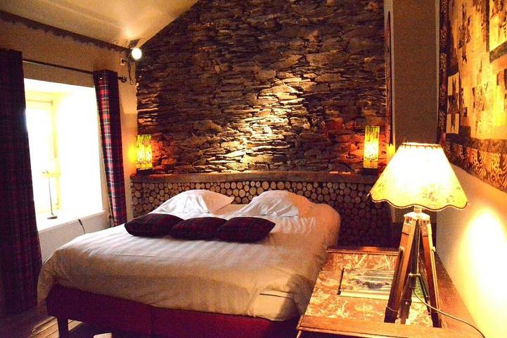 Location de vacances pour 15 personnes, avec jacuzzi et balcon ainsi que sauna et piscine, animaux acceptés dans Gros Fays - 2