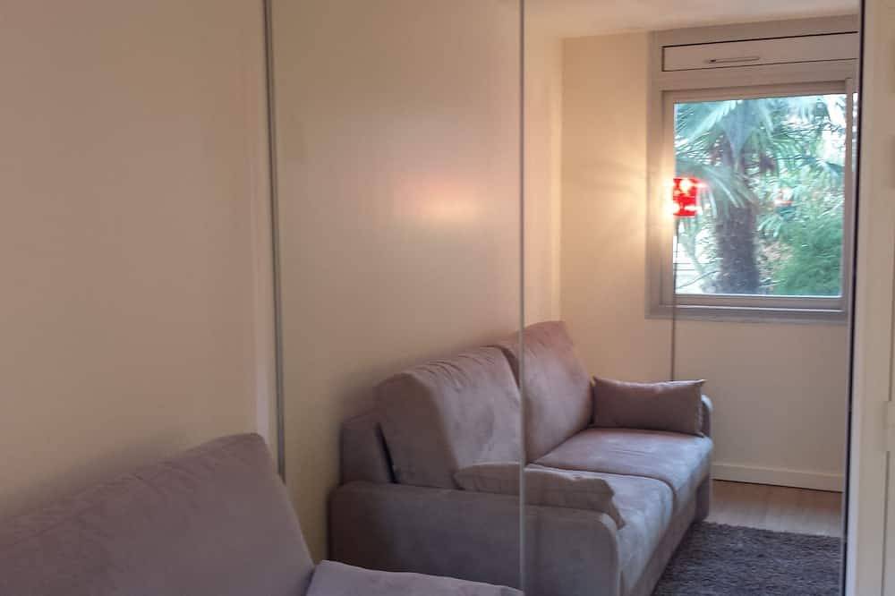 Appartement entier, Entre Invalides et Le Bon Marché, studio Havre de paix au cœur de la Rive Gauche in Paris, Île de France