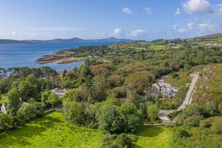 Villa für 11 Personen, mit Terrasse und Whirlpool sowie Sauna und Garten