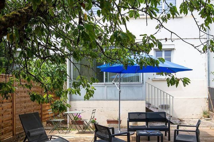 Maison de vacances pour 8 personnes, avec Balcon ainsi que Terrasse et Jardin à Besançon