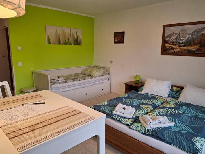 Ferienwohnung für 3 Personen, mit Balkon und Garten sowie Ausblick in St. Gilgen