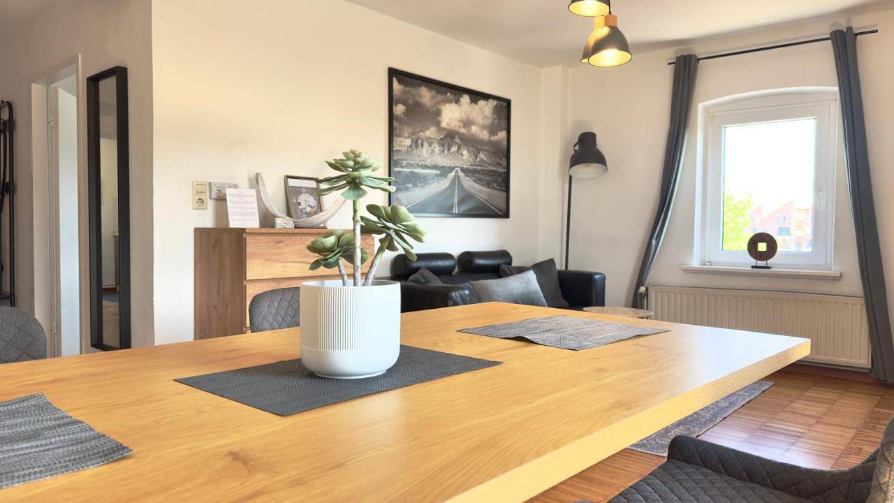 Ganze Wohnung, Penthouse mit Blick auf den Yachthafen in Vegesack, Bremen