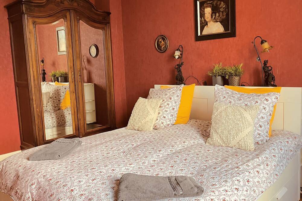 Appartement entier, Meilleure vue à Dijon. Grand appartement de 2 chambres. in Dijon, Région de Dijon