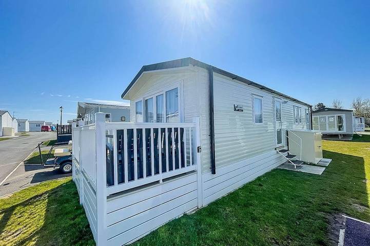 Static caravan for 8 people in Suffolk