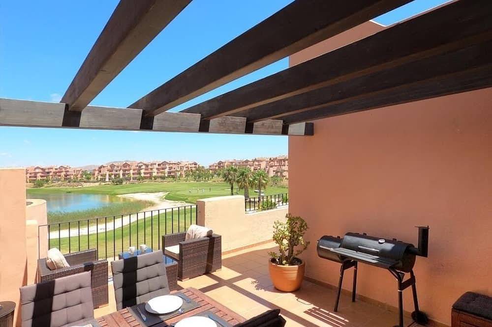 Appartement entier, Superbe appartement avec 3 chambres et 2 salles de bains avec grand balcon et terrasse - Wifi gratuit in Mar Menor Polaris World, Mar Menor