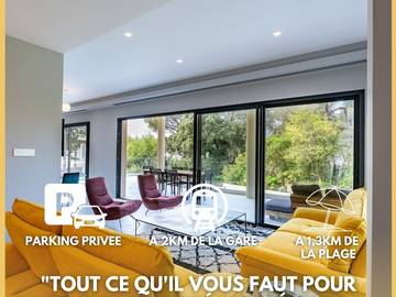 Gîte pour 8 personnes, avec jardin ainsi que piscine et vue sur l’océan, adapté aux familles dans Port Santa-Lucia