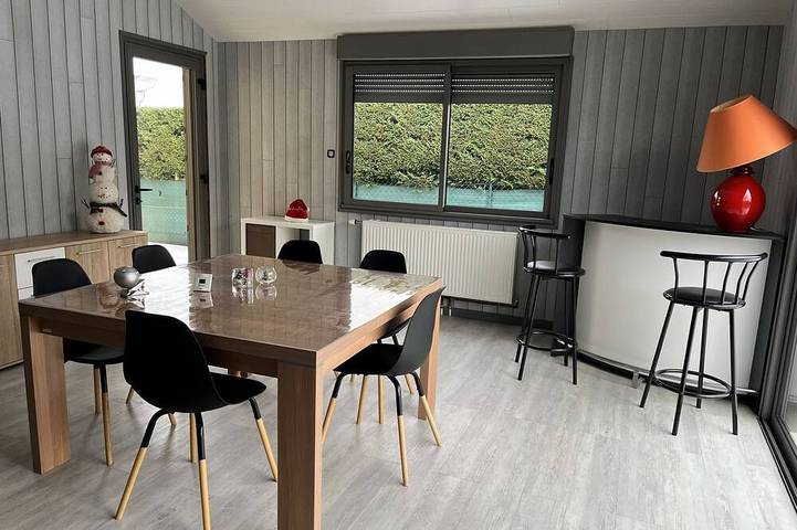 Location de vacances pour 7 personnes, animaux acceptés dans Séneujols