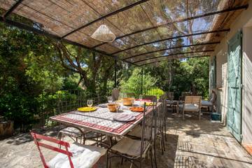 Gîte pour 8 personnes, avec jardin et terrasse, animaux acceptés dans Plage de l'Almanarre