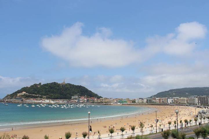 Vacation rental for 2 people, with balcony in San Sebastian