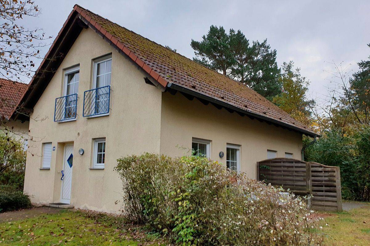 Komfortable Ferienhaushälfte mit Terrasse und Gartenmöbeln am Plauer See in Fünfseen, Plauer See
