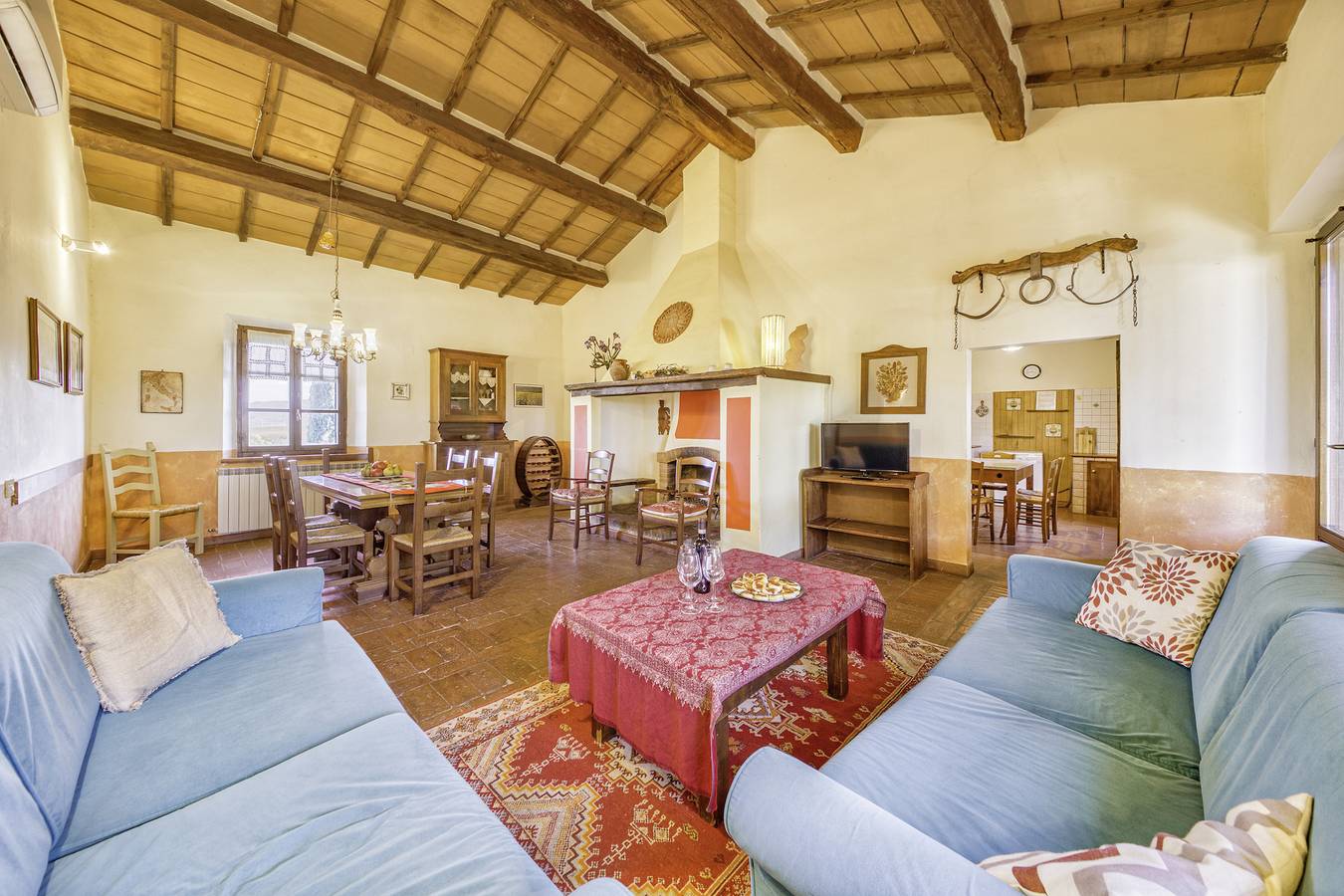 Apartamento entero, Sunflower apt with shared pool family fun in Castiglione del Lago, Lago Trasimeno