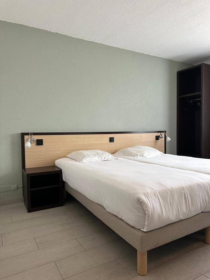 Hôtel pour 4 personnes, avec vue ainsi que piscine et jardin, animaux acceptés à Fos-sur-Mer - 3