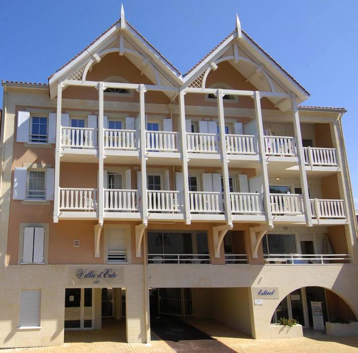 Location de vacances pour 6 personnes, avec balcon dans Parc Mauresque Arcachon