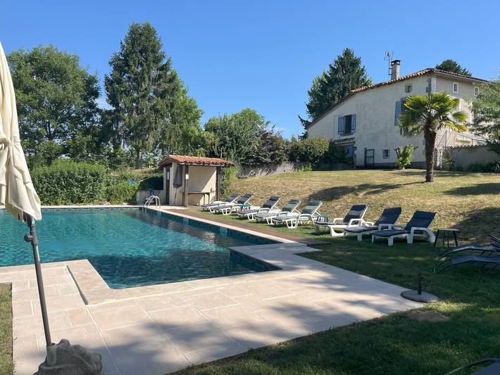Gîte pour 6 personnes, avec piscine à Brossac - 3