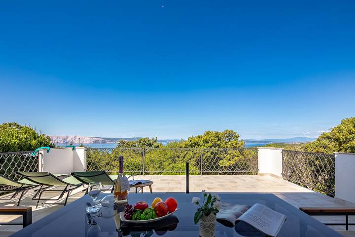 Ferienhaus mit Meerblick für 5 Personen, mit Pool und Balkon sowie Meerblick, kinderfreundlich in Kvarner Bucht - 4