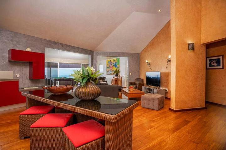 Location de vacances pour 8 personnes, avec jardin ainsi que piscine et terrasse dans Punaauia - 2