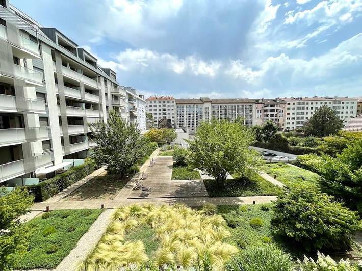 Gîte pour 6 personnes, avec terrasse dans Gare d'Annecy