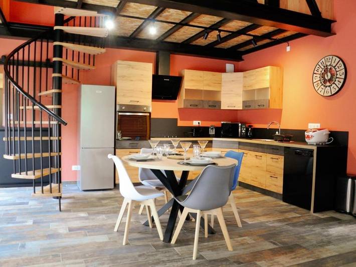 Location de vacances pour 2 personnes, avec sauna et terrasse ainsi que jacuzzi et jardin à Marigny-Marmande - 3