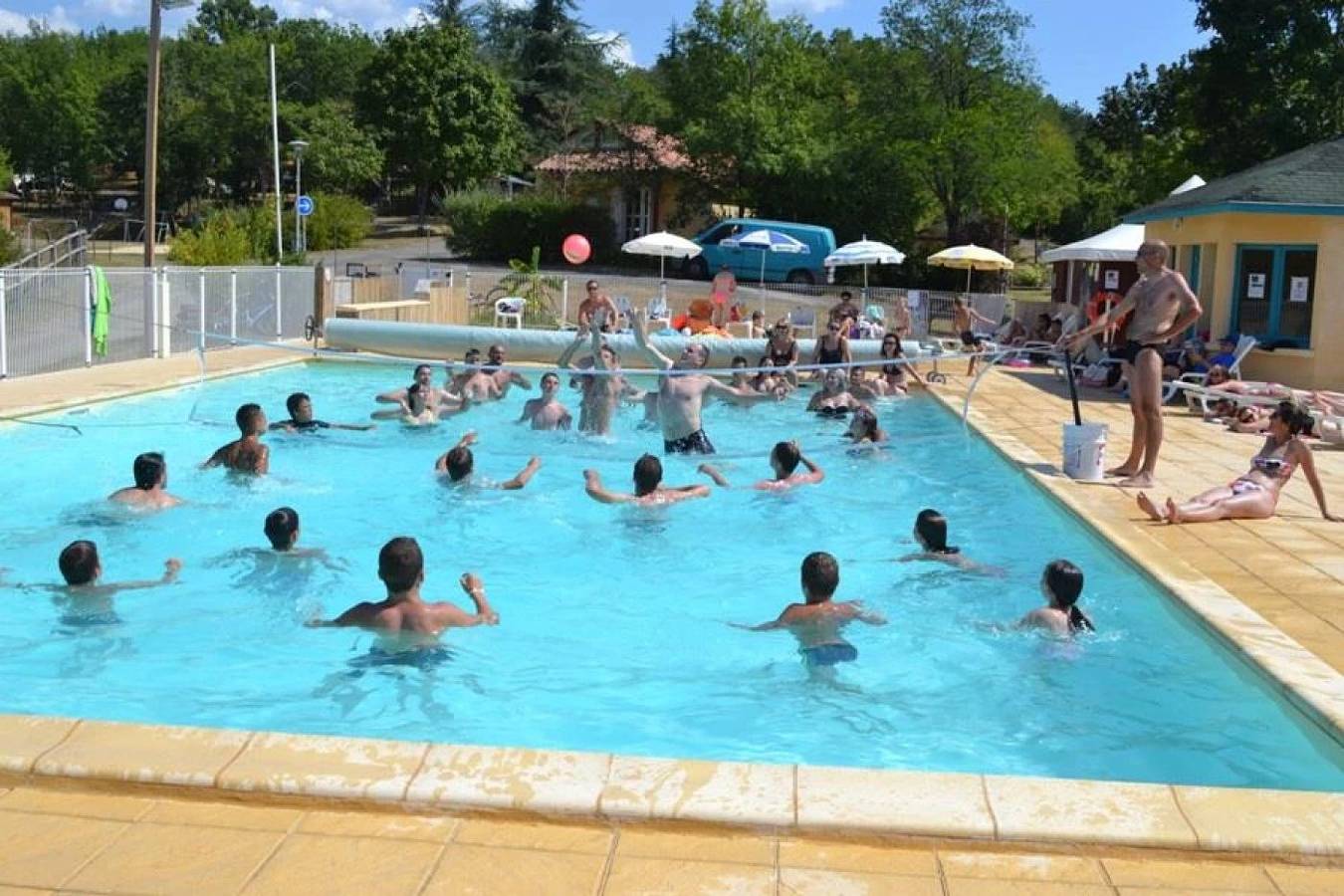 Camping 4 étoiles - Piscine - ccbecdi in Gourdon, Lot