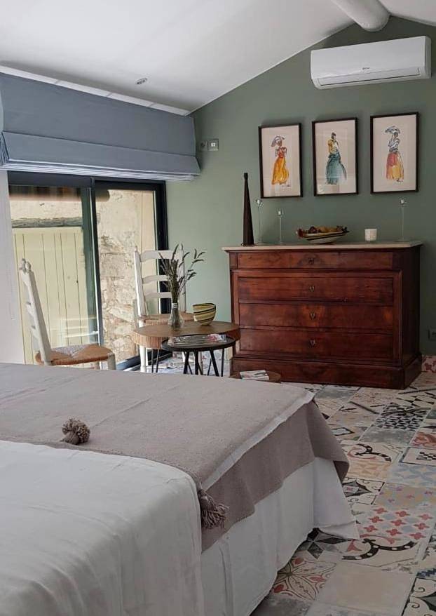Location de vacances pour 2 personnes, avec piscine ainsi que jardin et vue à Fuveau - 2